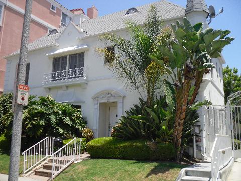 350-352 1/2 S. Cloverdale Ave.Los Angeles,&nbsp;CA&nbsp;90036